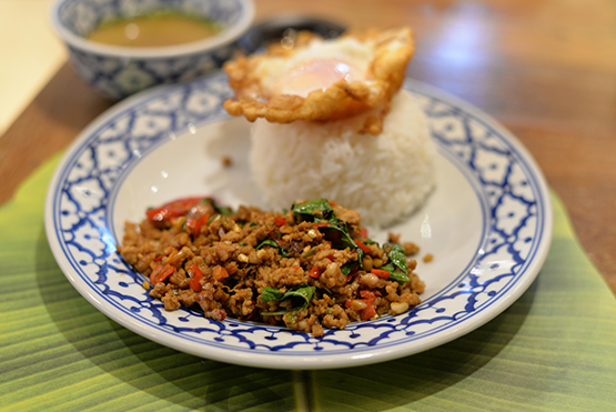 曼谷打拋豬飯